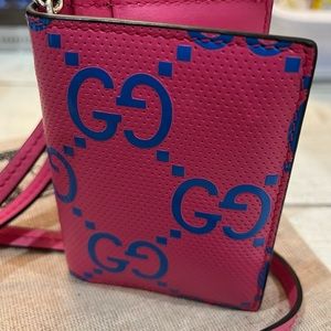 Gucci - GG embossed Card Case 
Fuchsia and Blue Leather - With Strap